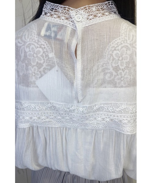 Clice de Paris（クリシェドゥパリス）の「K/透かし花刺繍BL（シャツ/ブラウス・レディース・オフホワイト・ONESIZE）」の4枚目の写真