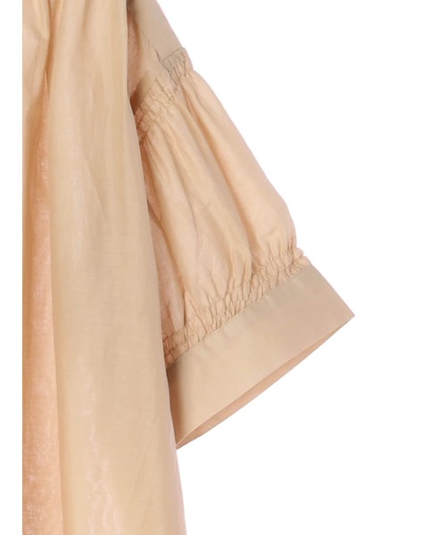 earth music&ecology(アースミュージックアンドエコロジー)の「シャーリングスリーブワンピース *(ワンピース・レディース・ブラック/ベージュ/オフホワイト/サックスブルー・FREE)」の19枚目の写真