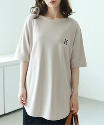 ラウンドヘム Kロゴワッペン半袖Tシャツ