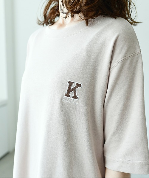 KANGOL EXTRA COMFORT（カンゴールエクストラコンフォート）の「ラウンドヘム　Kロゴワッペン半袖Tシャツ（Tシャツ/カットソー・レディース・チャコールグレー/ブルーグレー/オフホワイト/ベージュ・LL/M/L）」の7枚目の写真