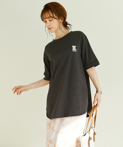KANGOL EXTRA COMFORT（カンゴールエクストラコンフォート）の「ラウンドヘム　Kロゴワッペン半袖Tシャツ（Tシャツ/カットソー・レディース・チャコールグレー/ブルーグレー/オフホワイト/ベージュ・LL/M/L）」の18枚目の写真
