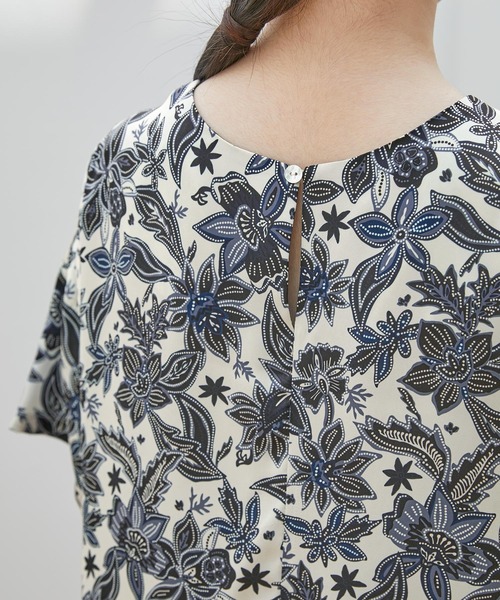 EMMA（EMMA CLOTHES）（エマ）の「【EMMA】オリジナルアートフラワープリントトップス（ワンピース・レディース・ホワイト/ブラウン・FREE）」の11枚目の写真