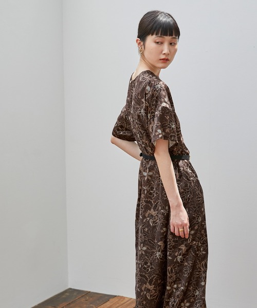 EMMA（EMMA CLOTHES）（エマ）の「【EMMA】オリジナルアートフラワープリントトップス（ワンピース・レディース・ホワイト/ブラウン・FREE）」の6枚目の写真