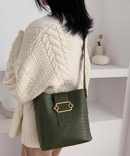 JUNOAH(ジュノア)の「ポーチ付きクロコ型押しショルダーバッグ(ショルダーバッグ・レディース・ブラック/ダークブラウン/ブラウン/グリーン/ライトブラウン・FREE)」の5枚目の写真