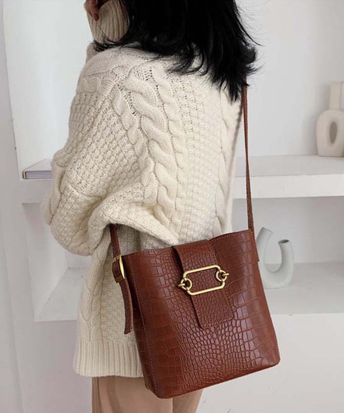 JUNOAH(ジュノア)の「ポーチ付きクロコ型押しショルダーバッグ(ショルダーバッグ・レディース・ブラック/ダークブラウン/ブラウン/グリーン/ライトブラウン・FREE)」の7枚目の写真