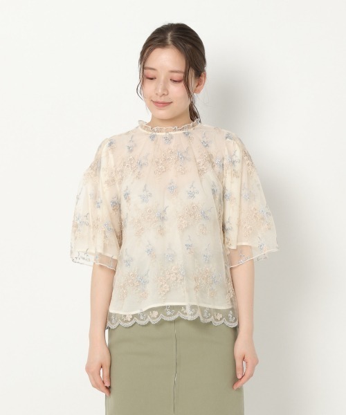 mysty woman（ミスティウーマン）の「ふんわり フローラル刺繍5分袖ブラウス 942708（シャツ/ブラウス・レディース・オフホワイト/グレー/ベージュ/ライトグリーン/イエロー/ブラック・FREE）」の12枚目の写真