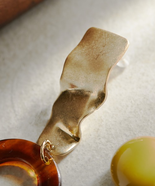 CIAOPANIC TYPY（チャオパニックティピー）の「lilマーブルリングアシメカラーピアス（ピアス（両耳用）・レディース・ブラウン/グレー・ONE SIZE）」の5枚目の写真