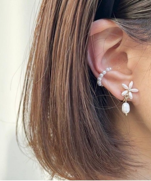 flower（フラワー）の「パーリーイヤーカフ（イヤーカフ・レディース・ホワイト・FREE）」の5枚目の写真