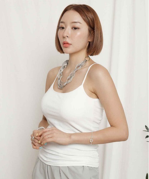 Chaco closet（チャコ クローゼット）の「リブ バックオープン カップ付きインナーレスキャミ（キャミソール・レディース・ホワイト/ブラック/ベージュ/グレー・FREE）」の7枚目の写真