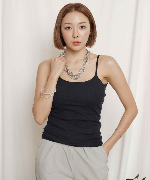 Chaco closet（チャコ クローゼット）の「リブ バックオープン カップ付きインナーレスキャミ（キャミソール・レディース・ホワイト/ブラック/ベージュ/グレー・FREE）」の16枚目の写真