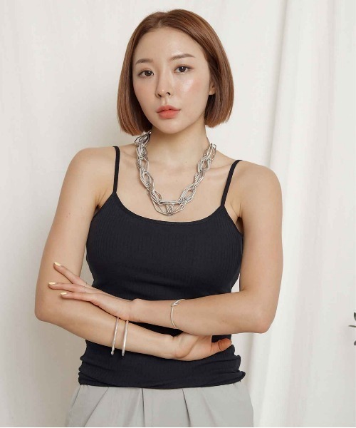 Chaco closet（チャコ クローゼット）の「リブ バックオープン カップ付きインナーレスキャミ（キャミソール・レディース・ホワイト/ブラック/ベージュ/グレー・FREE）」の18枚目の写真