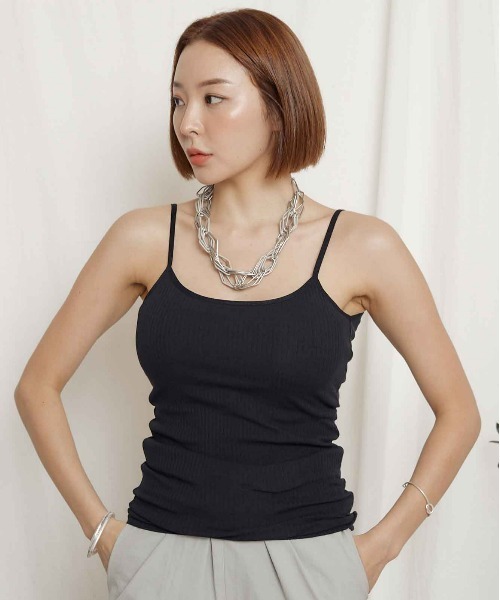 Chaco closet（チャコ クローゼット）の「リブ バックオープン カップ付きインナーレスキャミ（キャミソール・レディース・ホワイト/ブラック/ベージュ/グレー・FREE）」の19枚目の写真