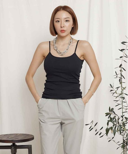 Chaco closet（チャコ クローゼット）の「リブ バックオープン カップ付きインナーレスキャミ（キャミソール・レディース・ホワイト/ブラック/ベージュ/グレー・FREE）」の17枚目の写真