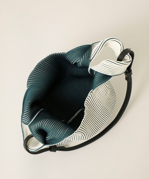 LASTFRAME(ラストフレーム)の「2トーンマーケットバッグスモール L21216(ショルダーバッグ・レディース・ダークグリーン/アイボリー・FREE)」の6枚目の写真