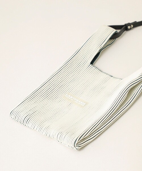 LASTFRAME(ラストフレーム)の「2トーンマーケットバッグスモール L21216(ショルダーバッグ・レディース・ダークグリーン/アイボリー・FREE)」の10枚目の写真