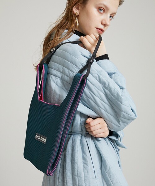 LASTFRAME(ラストフレーム)の「2トーンマーケットバッグスモール L21216(ショルダーバッグ・レディース・ダークグリーン/アイボリー・FREE)」の22枚目の写真