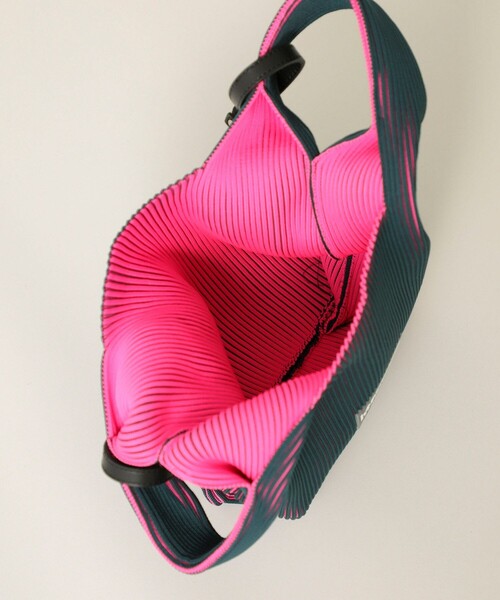 LASTFRAME(ラストフレーム)の「2トーンマーケットバッグスモール L21216(ショルダーバッグ・レディース・ダークグリーン/アイボリー・FREE)」の14枚目の写真