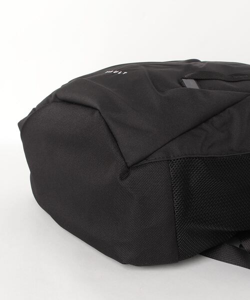 THE NORTH FACE(ザノースフェイス)の「THE NORTH FACE/ザ・ノースフェイス /Vault_NF0A3VY2 リュック(バックパック/リュック・メンズ・ホワイト/ブラック/グリーン/グレー・ONESIZE/ONE SIZE)」の6枚目の写真
