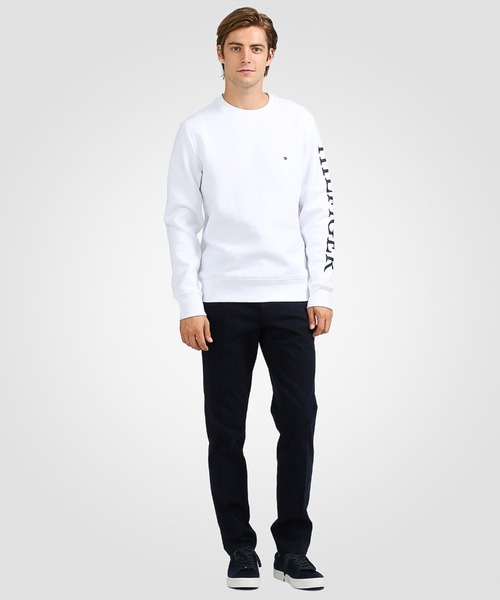 TOMMY HILFIGER（トミーヒルフィガー）の「【オンライン限定】スリーブロゴトレーナー（スウェット・メンズ・ホワイト/ブラック・SMALL/MEDIUM/LARGE/X-LARGE）」の4枚目の写真