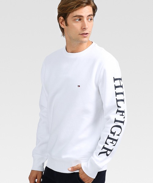 TOMMY HILFIGER（トミーヒルフィガー）の「【オンライン限定】スリーブロゴトレーナー（スウェット・メンズ・ホワイト/ブラック・SMALL/MEDIUM/LARGE/X-LARGE）」の16枚目の写真