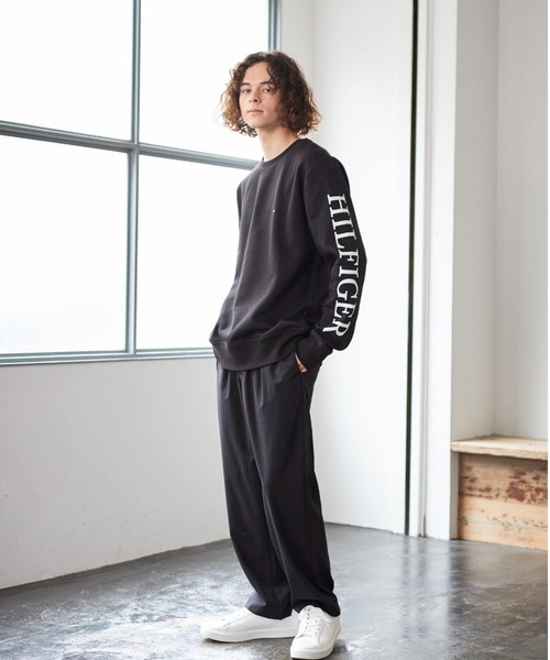 TOMMY HILFIGER（トミーヒルフィガー）の「【オンライン限定】スリーブロゴトレーナー（スウェット・メンズ・ホワイト/ブラック・SMALL/MEDIUM/LARGE/X-LARGE）」の15枚目の写真