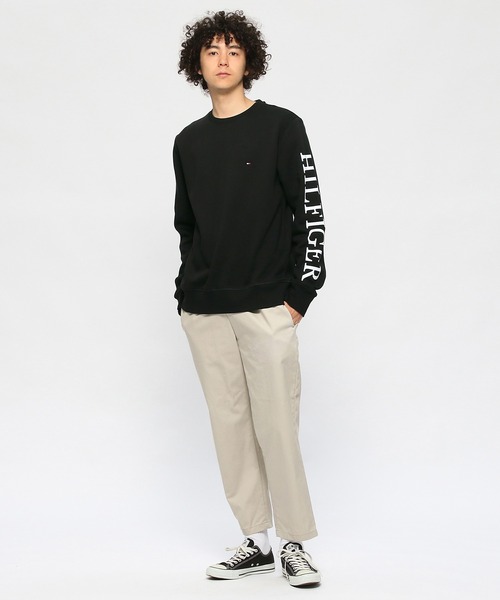 TOMMY HILFIGER（トミーヒルフィガー）の「【オンライン限定】スリーブロゴトレーナー（スウェット・メンズ・ホワイト/ブラック・SMALL/MEDIUM/LARGE/X-LARGE）」の19枚目の写真