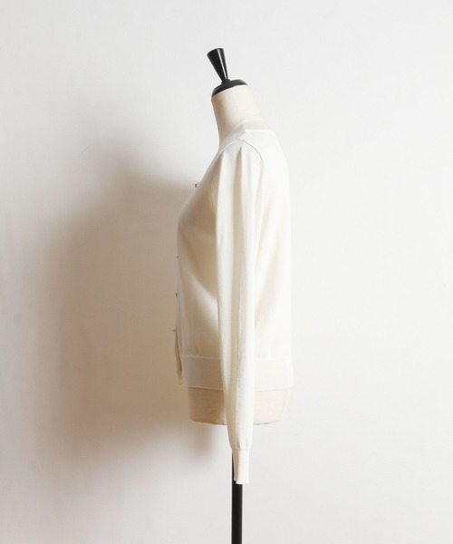 tocco closet(トッコ クローゼット)の「UV加工ビジューリボン釦カーディガン(カーディガン/ボレロ・レディース・ブラック/アイボリー/ワイン/グレイッシュブルー/ピンクベージュ・M)」の18枚目の写真