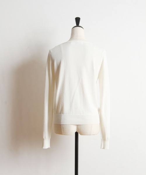 tocco closet(トッコ クローゼット)の「UV加工ビジューリボン釦カーディガン(カーディガン/ボレロ・レディース・ブラック/アイボリー/ワイン/グレイッシュブルー/ピンクベージュ・M)」の19枚目の写真