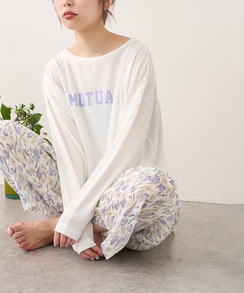 natural couture(ナチュラルクチュール)の「【おうちナチュ】シアバター加工ドルマンロゴT(Tシャツ/カットソー・レディース・オフホワイト/ラベンダー/スミクロ・FREE)」の1枚目の写真