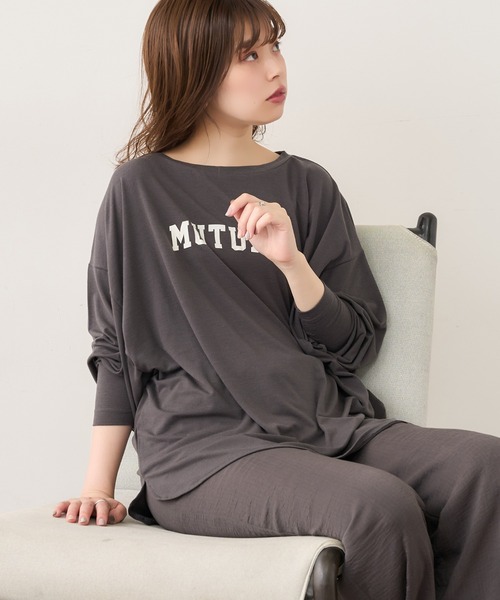 natural couture(ナチュラルクチュール)の「【おうちナチュ】シアバター加工ドルマンロゴT(Tシャツ/カットソー・レディース・オフホワイト/ラベンダー/スミクロ・FREE)」の21枚目の写真
