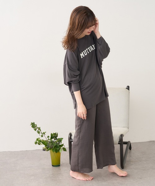natural couture(ナチュラルクチュール)の「【おうちナチュ】シアバター加工ドルマンロゴT(Tシャツ/カットソー・レディース・オフホワイト/ラベンダー/スミクロ・FREE)」の5枚目の写真