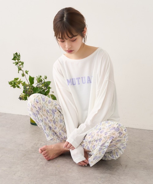 natural couture(ナチュラルクチュール)の「【おうちナチュ】シアバター加工ドルマンロゴT(Tシャツ/カットソー・レディース・オフホワイト/ラベンダー/スミクロ・FREE)」の4枚目の写真