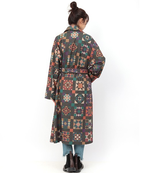 チチカカ（チチカカ）の「アメリカンキルトプリントガウン（チェスターコート・レディース・ブラック/レッド・FREE）」の12枚目の写真