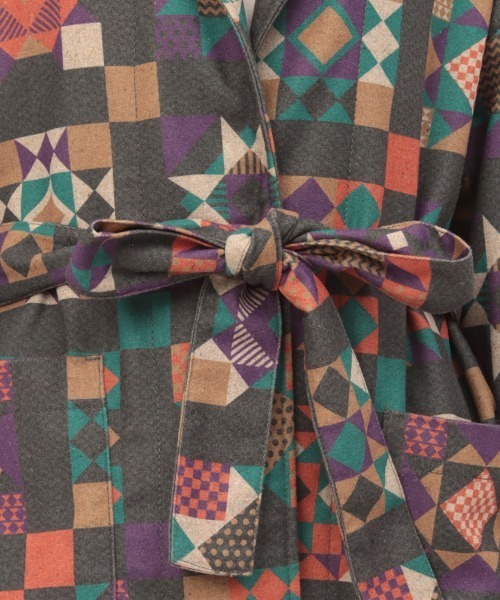 チチカカ（チチカカ）の「アメリカンキルトプリントガウン（チェスターコート・レディース・ブラック/レッド・FREE）」の15枚目の写真