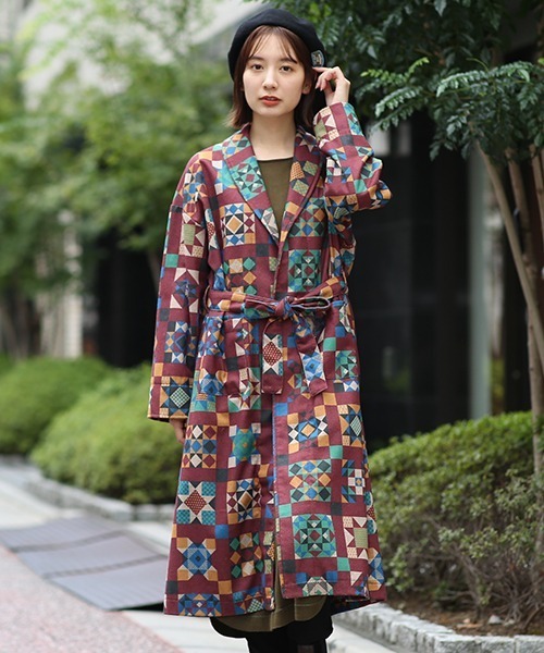 チチカカ（チチカカ）の「アメリカンキルトプリントガウン（チェスターコート・レディース・ブラック/レッド・FREE）」の6枚目の写真