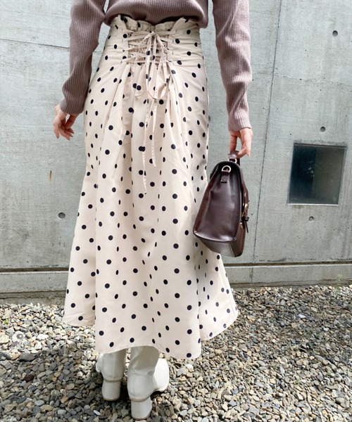 one after another NICE CLAUP(ワンアフターアナザーナイスクラップ)の「Mサイズあり バックレースアップマーメイドスカート(スカート・レディース・アイボリー/ホワイト系その他/ブラック/ブラウン系その他/ピンク・MEDIUM/LARGE)」の12枚目の写真