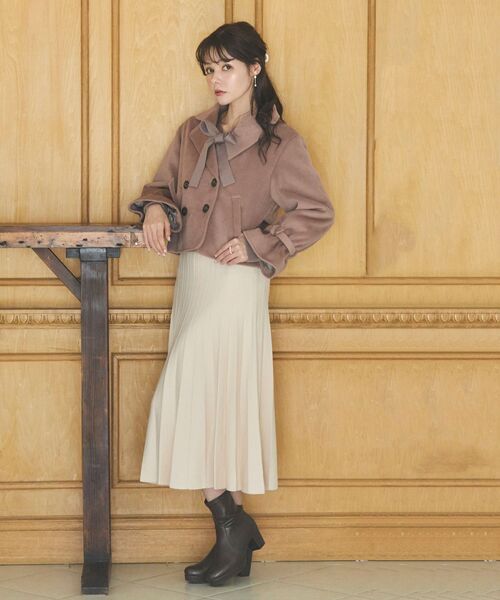 MAJESTIC LEGON（マジェスティックレゴン）の「Ladyショートコート（その他アウター・レディース・アイボリー/モカ/グレイッシュベージュ・SMALL/MEDIUM）」の5枚目の写真