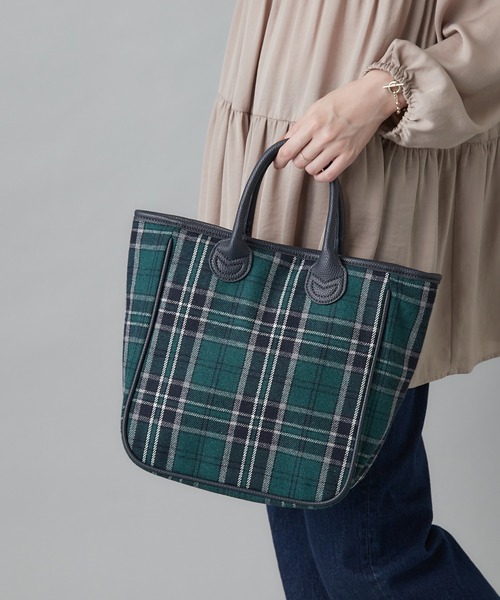 un dix cors（アンディコール）の「シーズンムードを高めてくれる　チェック柄ハンドルトートバッグ（トートバッグ・レディース・ブラウン/グリーン・FREE）」の14枚目の写真
