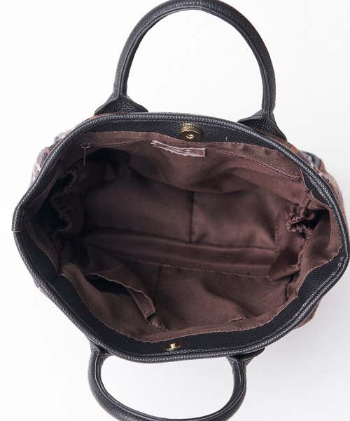 un dix cors（アンディコール）の「シーズンムードを高めてくれる　チェック柄ハンドルトートバッグ（トートバッグ・レディース・ブラウン/グリーン・FREE）」の17枚目の写真