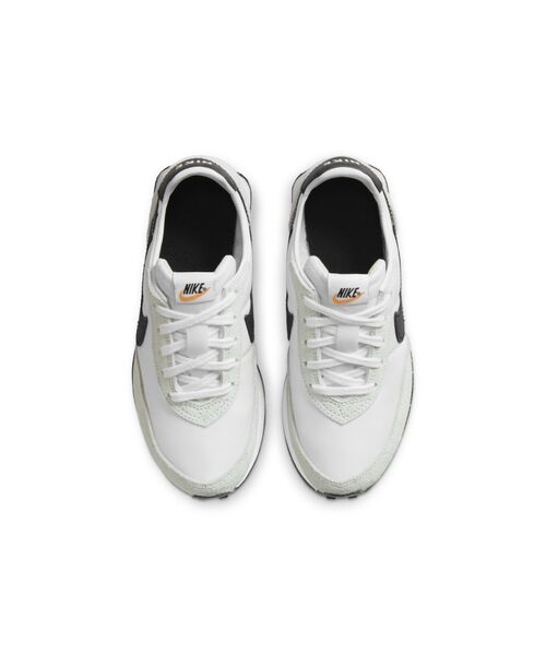 NIKE（ナイキ）の「ナイキ ワッフル トレーナー 2 キッズシューズ / Nike Waffle Trainer 2 Little Kids' Shoes 《親子コーデ対応商品》（スニーカー・キッズ・ホワイト・18/20/17/20.5/18.5/19/22/19.5/21.5/21/17.5/16.5）」の4枚目の写真