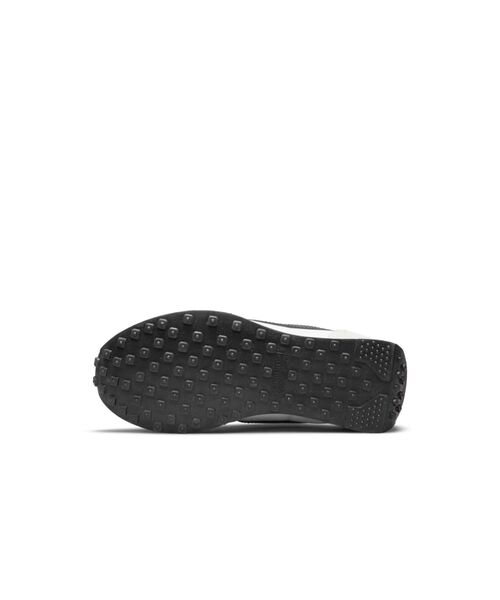 NIKE（ナイキ）の「ナイキ ワッフル トレーナー 2 キッズシューズ / Nike Waffle Trainer 2 Little Kids' Shoes 《親子コーデ対応商品》（スニーカー・キッズ・ホワイト・18/20/17/20.5/18.5/19/22/19.5/21.5/21/17.5/16.5）」の6枚目の写真