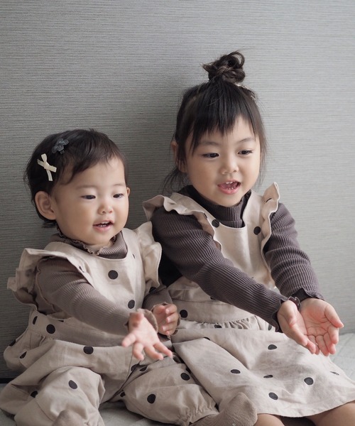 apres les cours(アプレレクール)の「WEB限定 2Pドットフリルジャンスカ(ジャンパースカート・キッズ・ベージュ/アイボリー/ブラウン・120cm/130cm/140cm/80cm/90cm/110cm/100cm)」の4枚目の写真