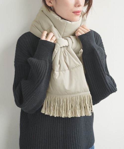 Futier land(フューティアランド)の「中綿キルトボリュームマフラー(マフラー・レディース・ライトグレー/ブラック/アイボリー・FREE)」の11枚目の写真