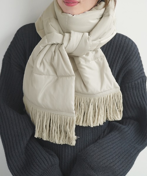 Futier land(フューティアランド)の「中綿キルトボリュームマフラー(マフラー・レディース・ライトグレー/ブラック/アイボリー・FREE)」の12枚目の写真