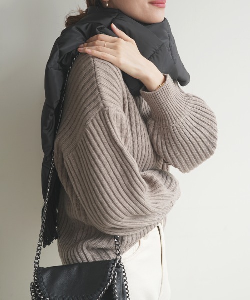 Futier land(フューティアランド)の「中綿キルトボリュームマフラー(マフラー・レディース・ライトグレー/ブラック/アイボリー・FREE)」の17枚目の写真