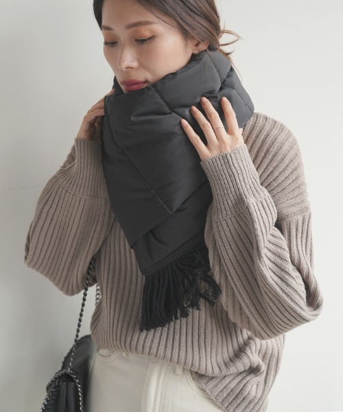 Futier land(フューティアランド)の「中綿キルトボリュームマフラー(マフラー・レディース・ライトグレー/ブラック/アイボリー・FREE)」の22枚目の写真