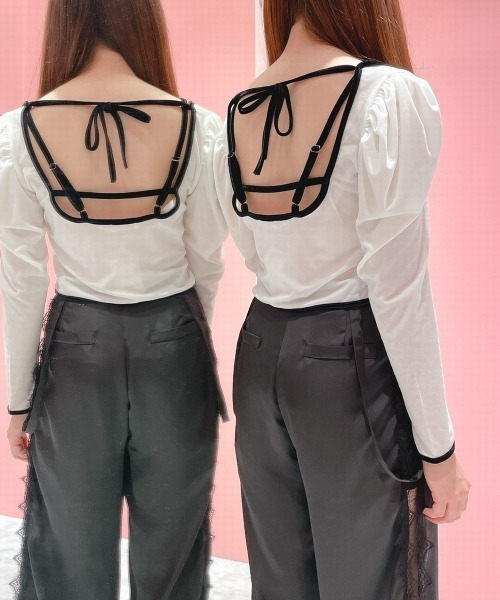 lilLilly（リルリリー）の「バックオープンベロアトップス（Tシャツ/カットソー・レディース・ホワイト/ブラック・FREE）」の3枚目の写真