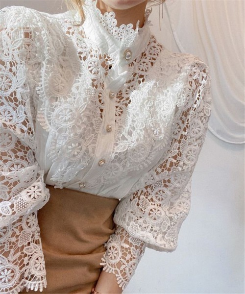 MAISON DE THERESE（メゾン ド テレーズ）の「レース切り替えシャツブラウス（シャツ/ブラウス・レディース・ベージュ/ブラック/ホワイト・MEDIUM/LARGE）」の2枚目の写真