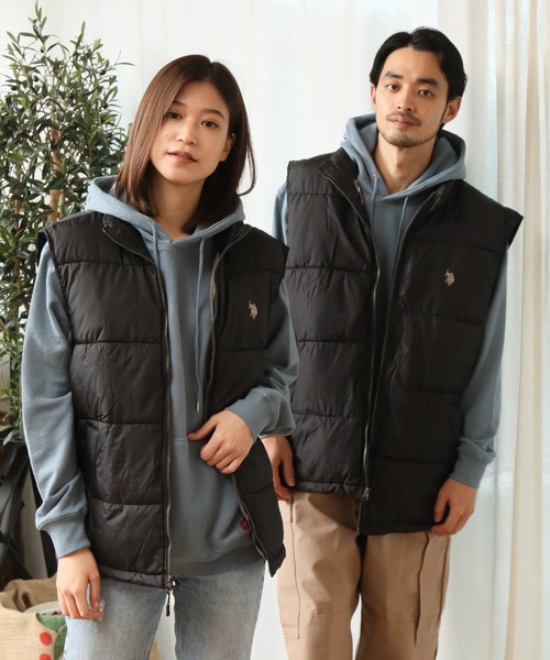 U.S. POLO ASSN.（ユーエスポロアッスン）の「【U.S. POLO ASSN./ユーエスポロアッスン】ワンポイントポニー刺繍 パファーベスト（ダウンベスト・メンズ・ブラック/カーキ/ネイビー・S/L/M/XL）」の2枚目の写真