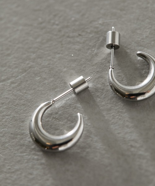 ear PAPILLONNER（イアパピヨネ）の「【WEB限定】ステンレスムーンピアス（ピアス（両耳用）・レディース・シルバー/ゴールド・FREE）」の2枚目の写真